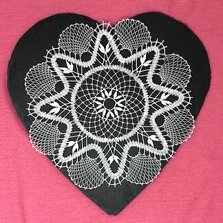 geklöppeltes Deckchen Blütenzauber